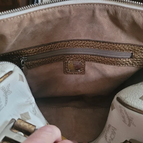 MCM White and Gold Women's Bag - Picture 7 of 7
